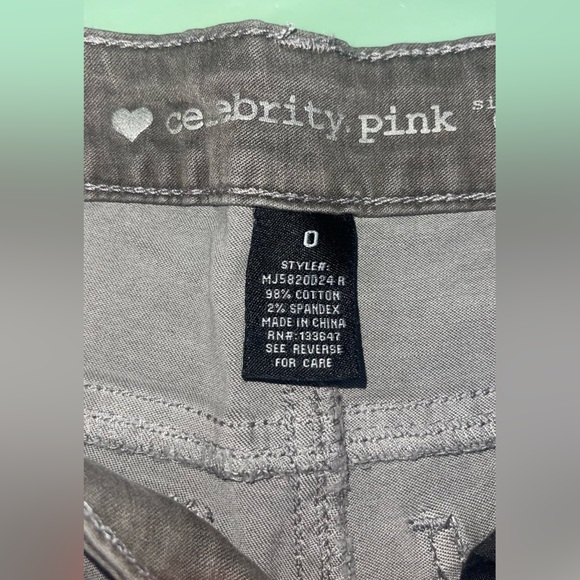 Celebrity Pink women Charcoal Skinny Jeans
NWT Size 0 Juniors - Picture 5 of 15